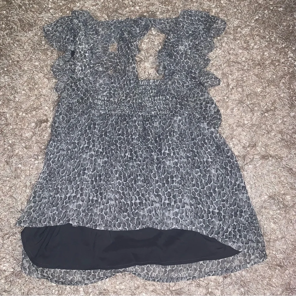 Banana Republic Ruffle Blouse - sz M - NWOT - Picture 7 of 11